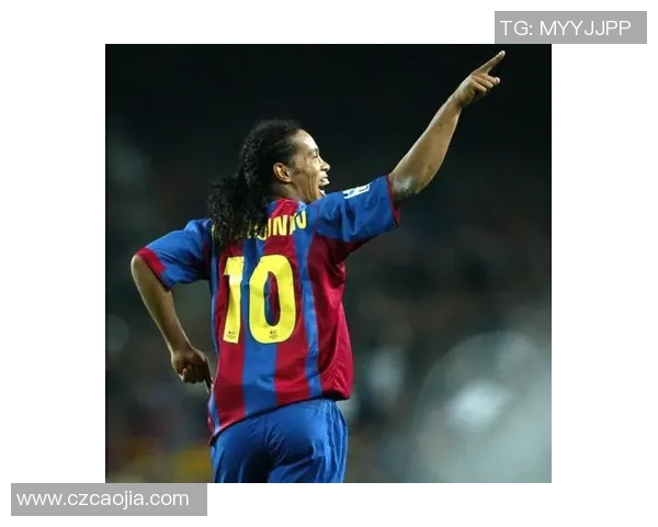 红色头像男足球明星的传奇故事与辉煌成就揭秘 红色头像男足球明星的传奇故事与辉煌成就揭秘